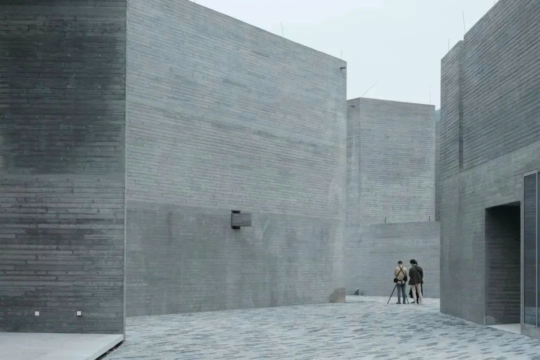 1666753549388190IQga.jpg 對話「業(yè)余」與「非常」:當代中國建筑的本土性與現(xiàn)代性21.jpg